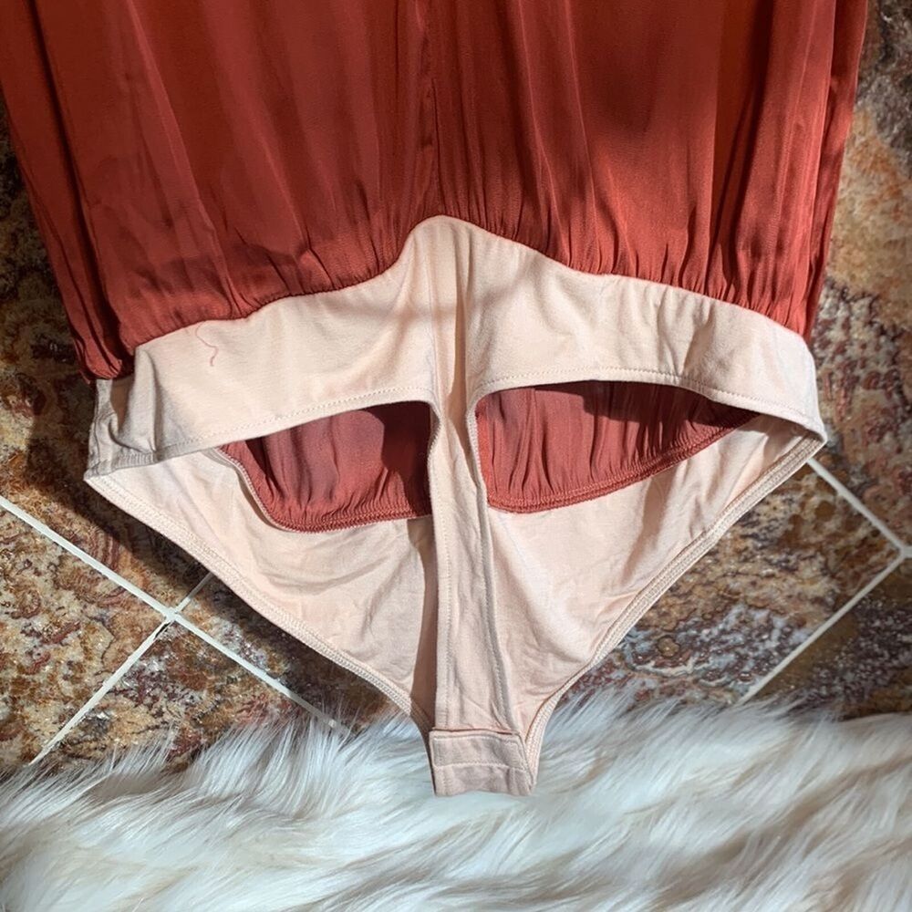 NWOT Paige Kessley Muted Clay Satin V-Neck Button Front Thong Bodysuit Size Med - Picture 7 of 16